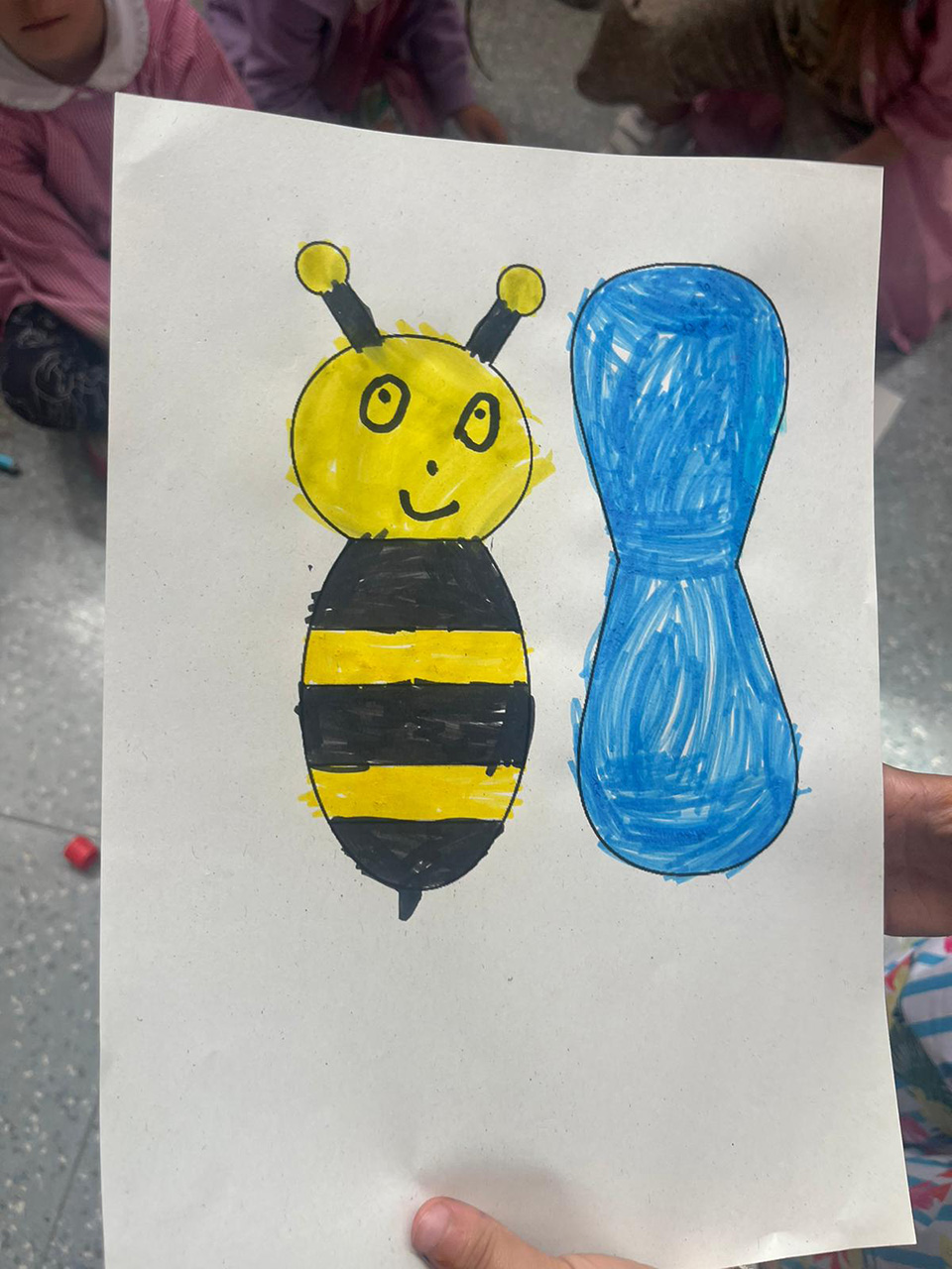 disegno di ape creato da bambino